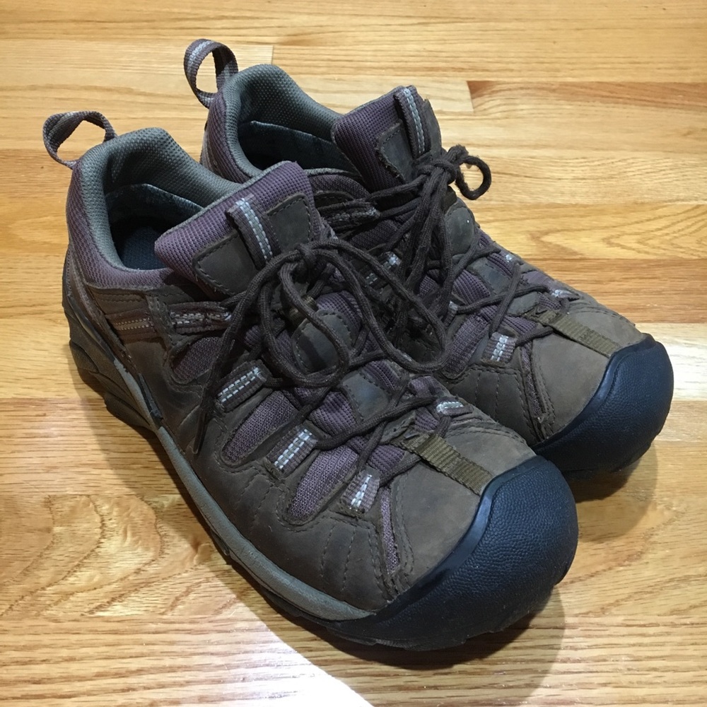 Keen low hiking boots